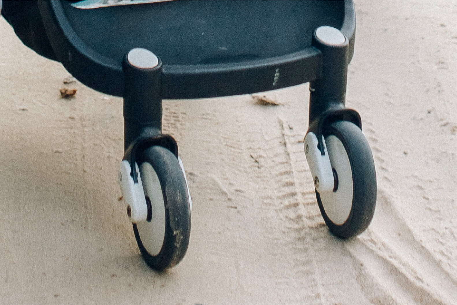 proimages/products/stroller-on-sand-03.jpg